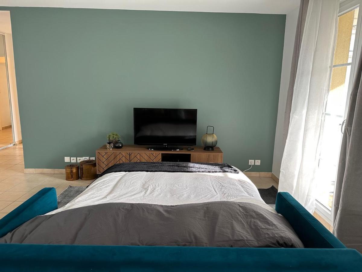 L'Escale Du Trianon Apartment Льо Плеси-Робенсон Екстериор снимка