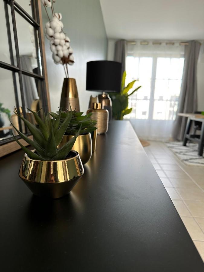 L'Escale Du Trianon Apartment Льо Плеси-Робенсон Екстериор снимка